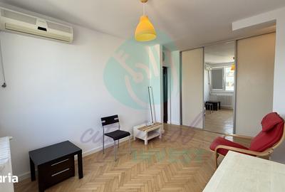 Apartament cu 3 camere semidecomandat în Iancului