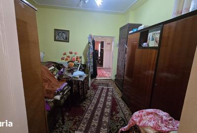 Casă cu 4 camere cu Teren 640 Mp în Central