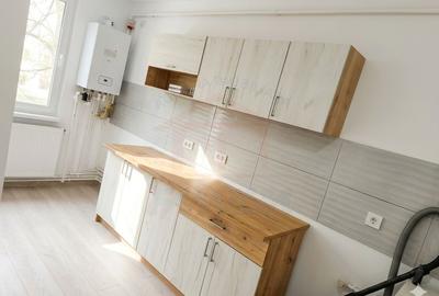 Apartament cu 2 camere decomandat în Micro 19