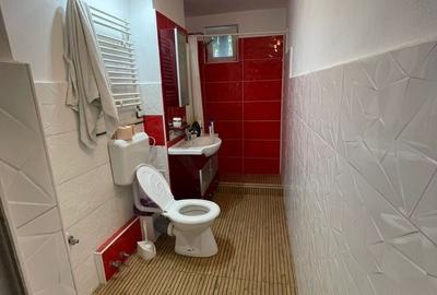 Apartament cu 4 camere semidecomandat în Central