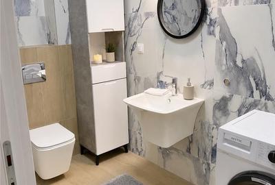 Apartament cu 2 camere decomandat în Tractorul
