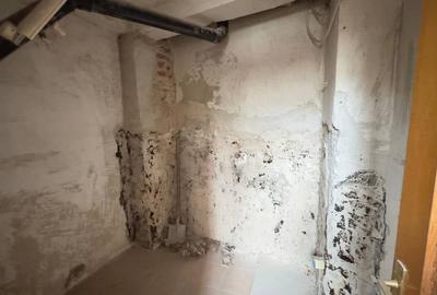 Casă individuală cu 4 camere cu Canalizare în P-ța Unirii - 29