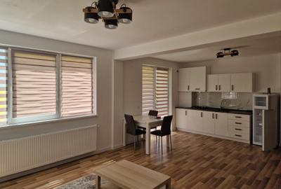 Apartament cu 3 camere decomandat în Exterior Vest