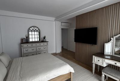 Casă cu 5 camere cu Teren 265 Mp în Mogoșoaia