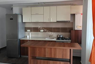Apartament cu 3 camere decomandat în Roșu
