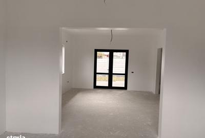 Casă cu 4 camere în Șendreni - 13