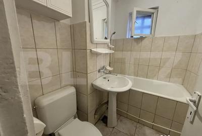 Apartament cu 2 camere semidecomandat în Botizului