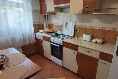 Apartament cu 3 camere semidecomandat în Micro 4 - 3