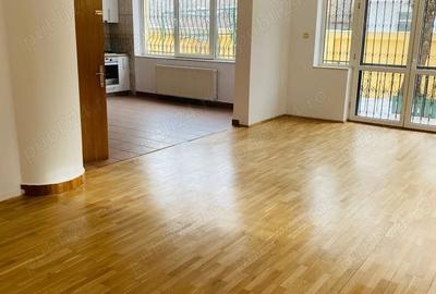 Casă cu 4 camere în Herăstrău