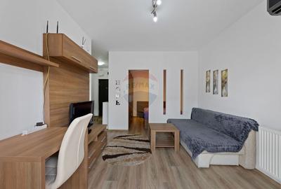 Apartament cu 2 camere semidecomandat, mobilat în Central