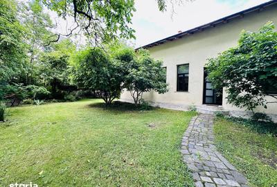 Casă cu 4 camere cu Teren 700 Mp în Central
