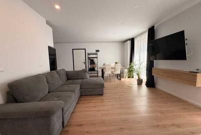 Apartament cu 3 camere semidecomandat în Crângași