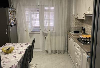 Apartament cu 4 camere decomandat în Tecuci - 1