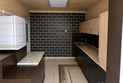 Casă cu 3 camere cu Teren 1800 Mp în Central