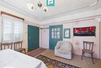 Casă cu 2 camere cu Teren 24270 Mp în Central