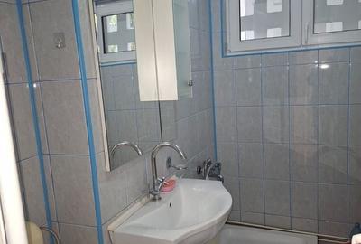 Spațiu comercial, de 16 mp, în Centrul Civic