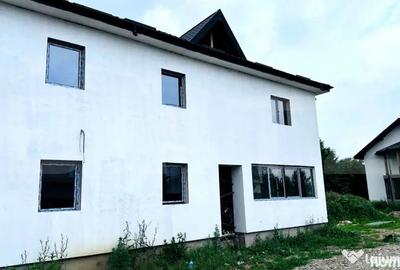 Casă cu 4 camere cu Teren 350 Mp în Miroslava