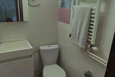 Apartament cu 3 camere decomandat în Apărătorii Patriei