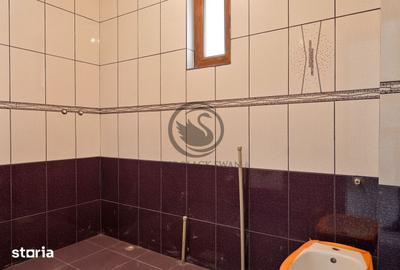 Casă cu 4 camere cu Teren 1303 Mp în Bucov - 1