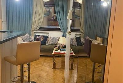 Garsonieră decomandată în Romană