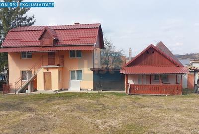 Casă cu 3 camere cu Garaj în Mărgău