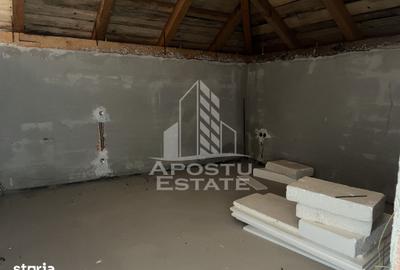 Casă cu 4 camere cu Teren 350 Mp în Sânandrei