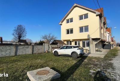 Casă cu 10 camere cu Teren 300 Mp în Sânmartin - 14