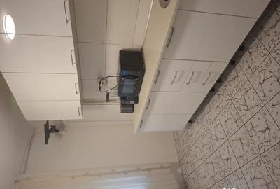 Apartament cu 2 camere decomandat în Lacul Tei