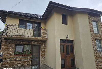 Casă cu 4 camere în Cățelu