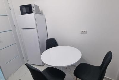 Apartament cu 2 camere decomandat în Exterior Vest