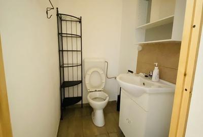 Casă cu 4 camere decomandat în Andronache