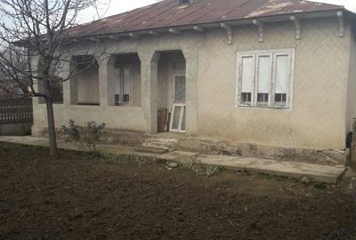 Casă cu 4 camere în Măicănești