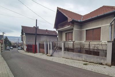Casă individuală cu 4 camere cu Canalizare în Cugir - 10