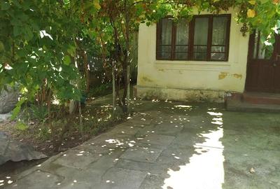 Casă cu Teren 691 Mp în Leu