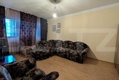 Apartament cu 4 camere decomandat, mobilat în Republicii