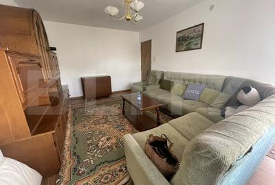 Apartament cu 3 camere decomandat, mobilat în Sud