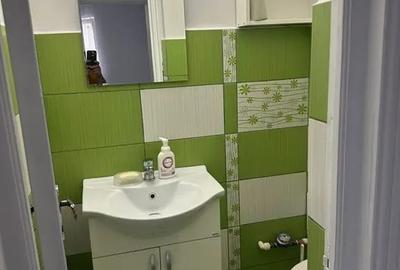 Apartament cu 3 camere decomandat în Faleză