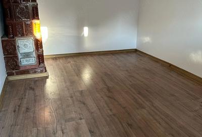 Casă cu 3 camere cu Teren 667 Mp în Central
