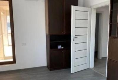 Apartament cu 3 camere decomandat în Tineretului