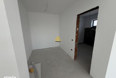 Casă cu 4 camere cu Teren 450 Mp în Ghencea