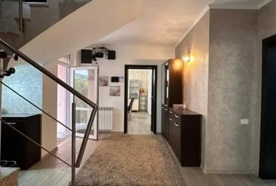 Casă cu 4 camere cu Teren 505 Mp în Mamaia