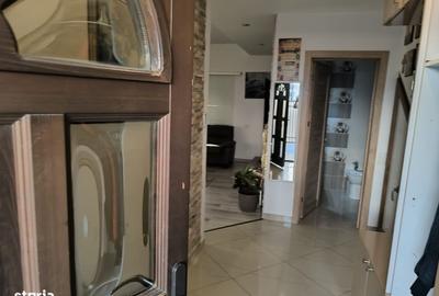 Casă cu 4 camere cu Teren 250 Mp în Central