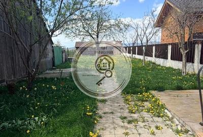 Casă cu 5 camere cu Teren 562 Mp în Hălchiu - 1