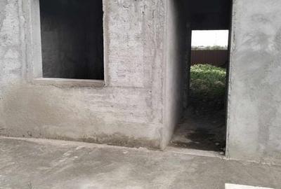 Casă cu 2 camere cu Teren 300 Mp în Gară