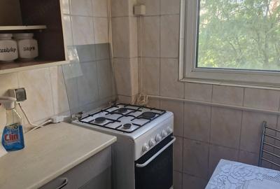 Garsonieră decomandată în Vitan