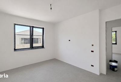 Casă cu 4 camere cu Teren 400 Mp în Domnești - 10