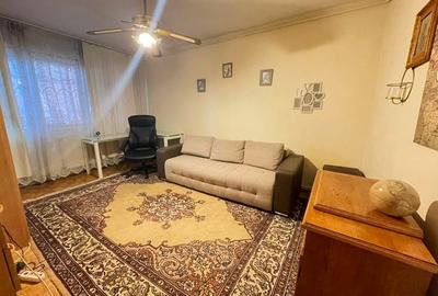 Apartament cu 3 camere decomandat, mobilat în Podu Roș
