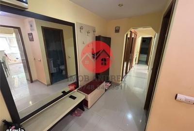 Apartament cu 3 camere decomandat în E3