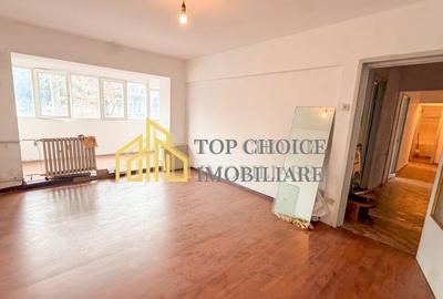 Apartament cu 3 camere semidecomandat, mobilat în Tei