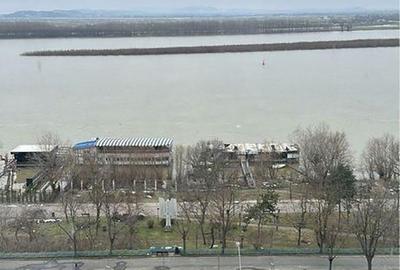 Apartament cu 3 camere decomandat în Faleză